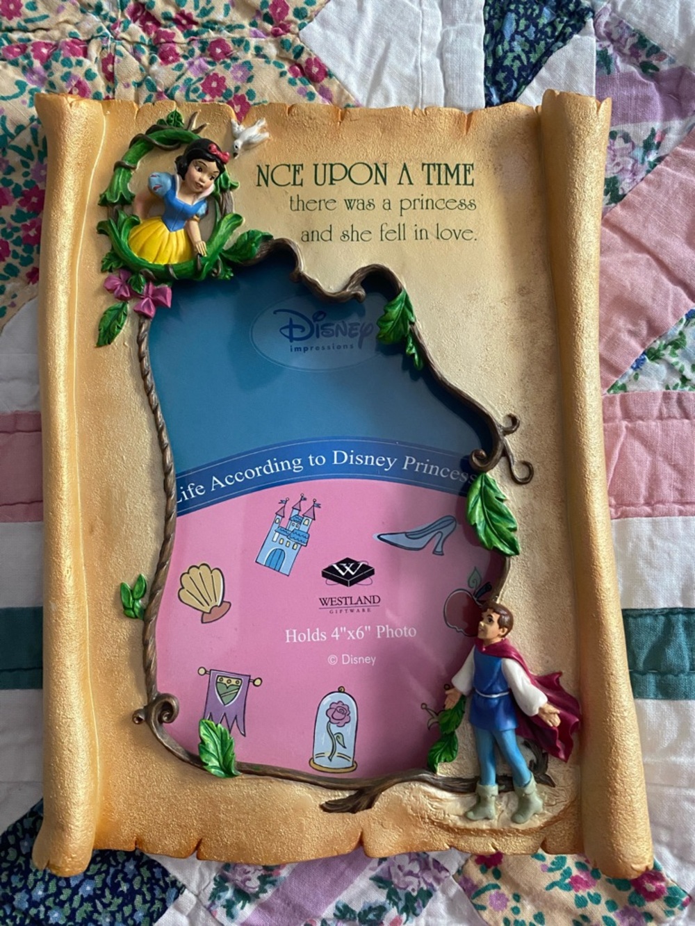 Disney Snow White Decorative Cream Resin Photo Frame with Colorful Figurines